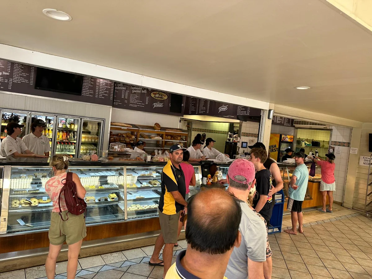 Vibe, Tas's Bakery