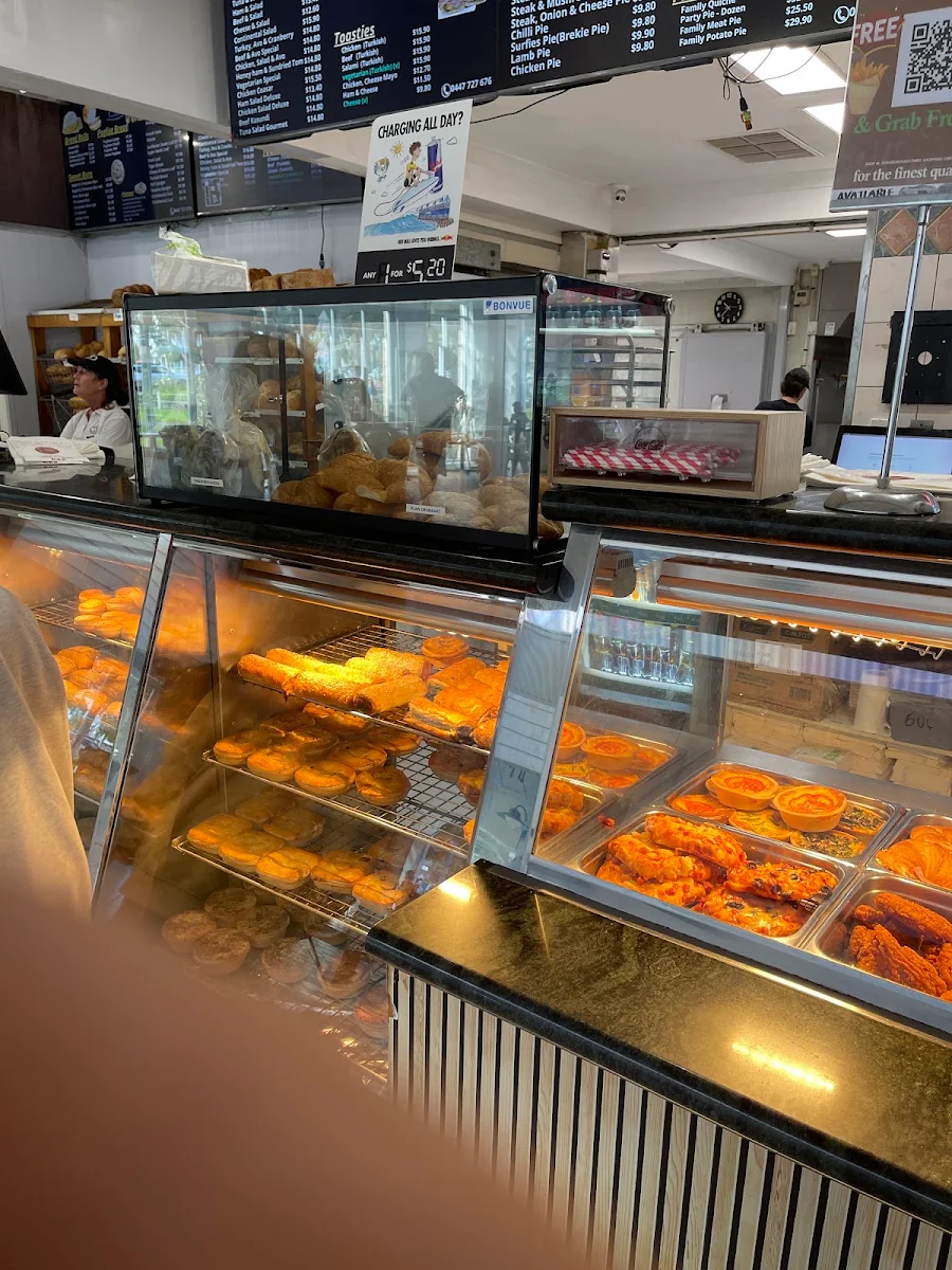 Vibe, Tas's Bakery