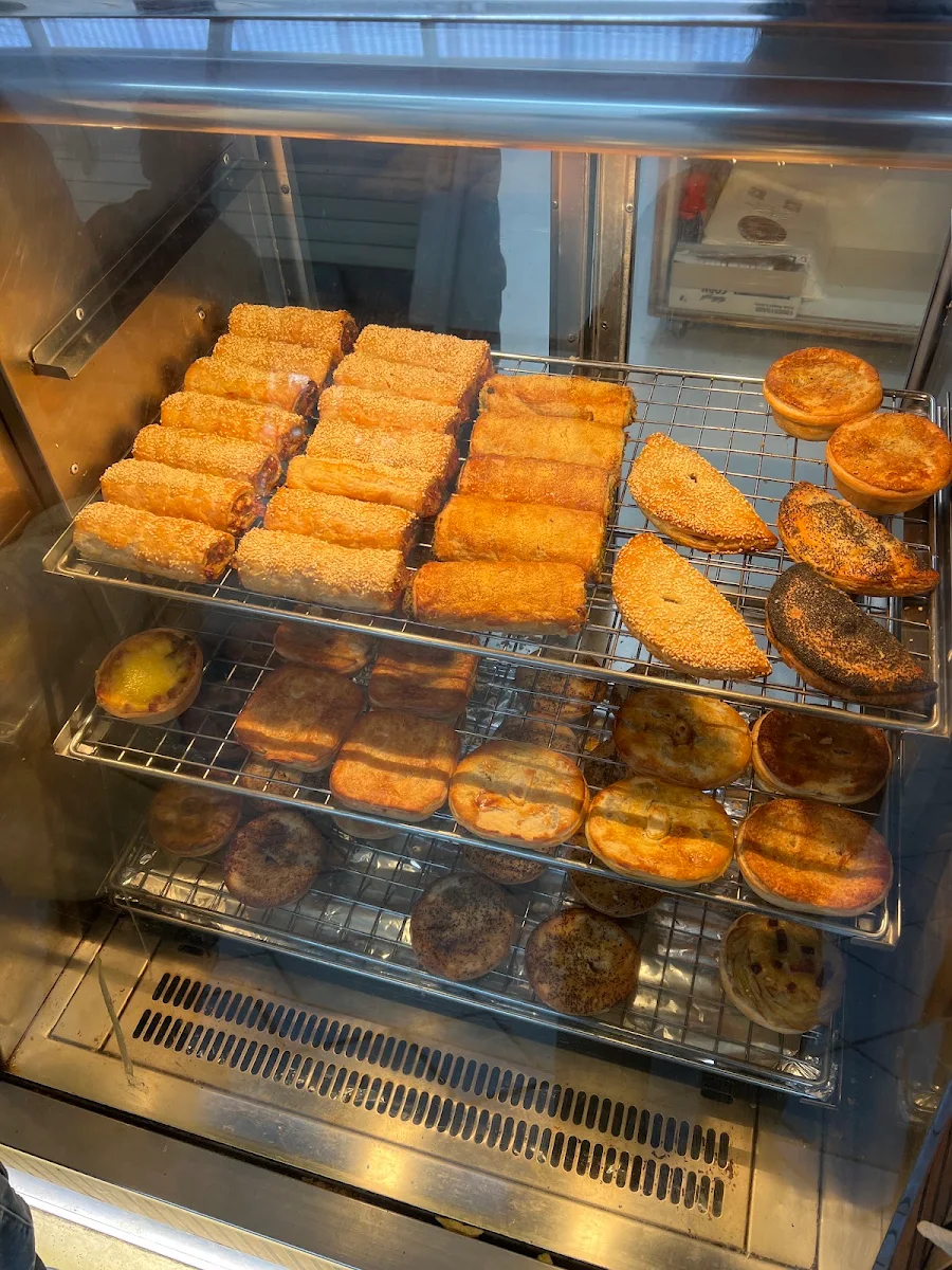 Vibe, Tas's Bakery