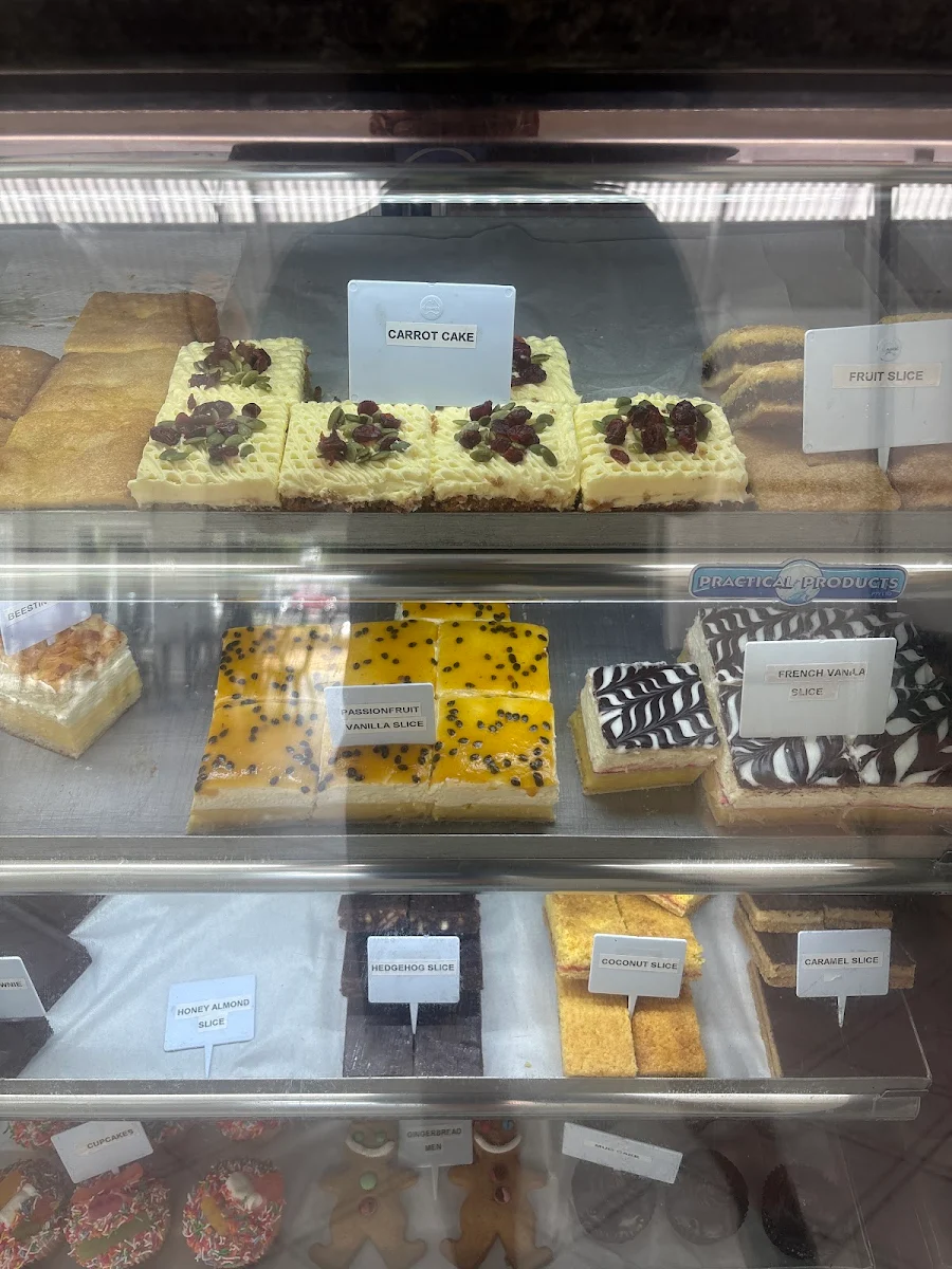 Vibe, Tas's Bakery