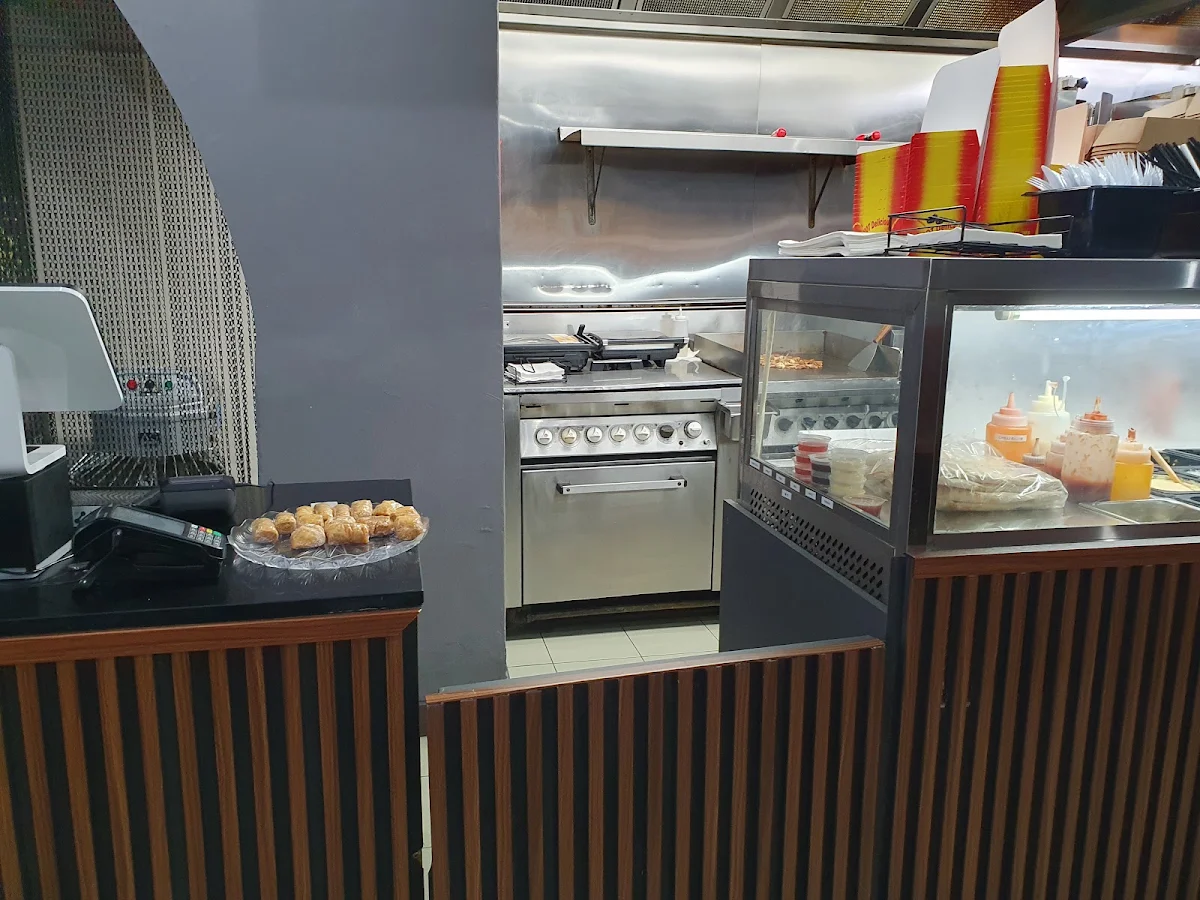 Vibe, Amal Kebab & Crust