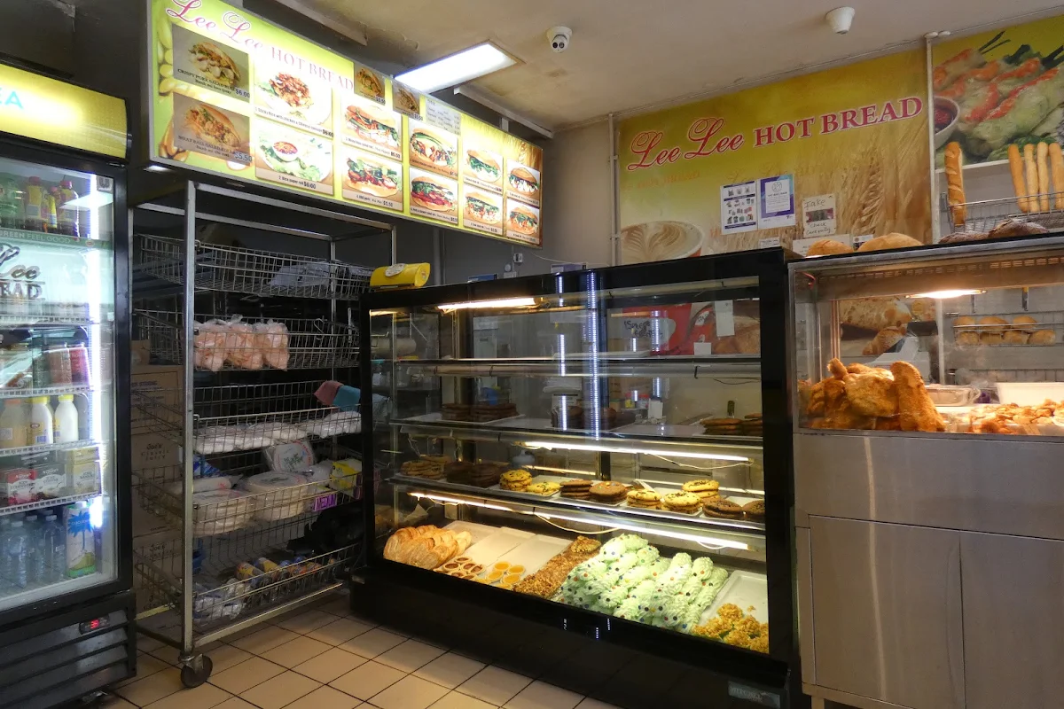 Vibe, Lee Lee Hot Bread