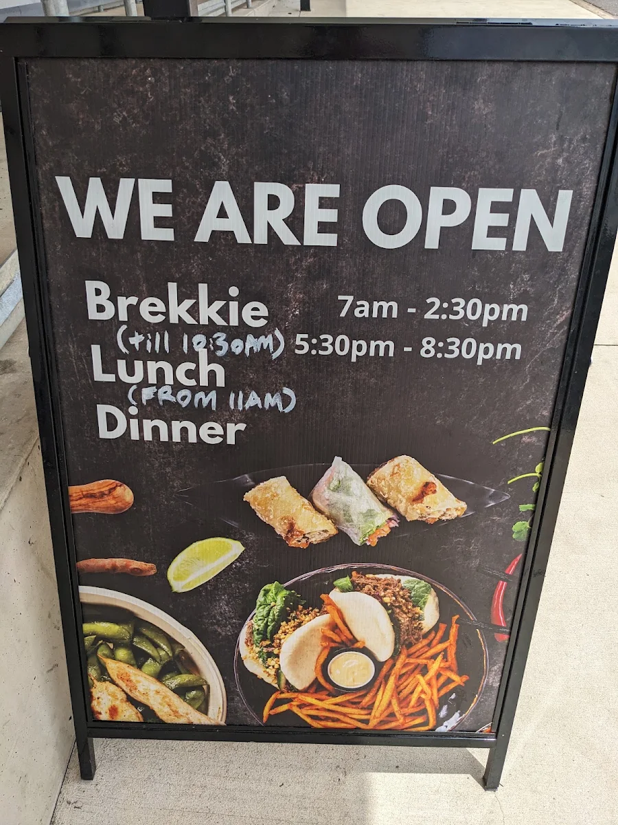 Menu, Q Eats