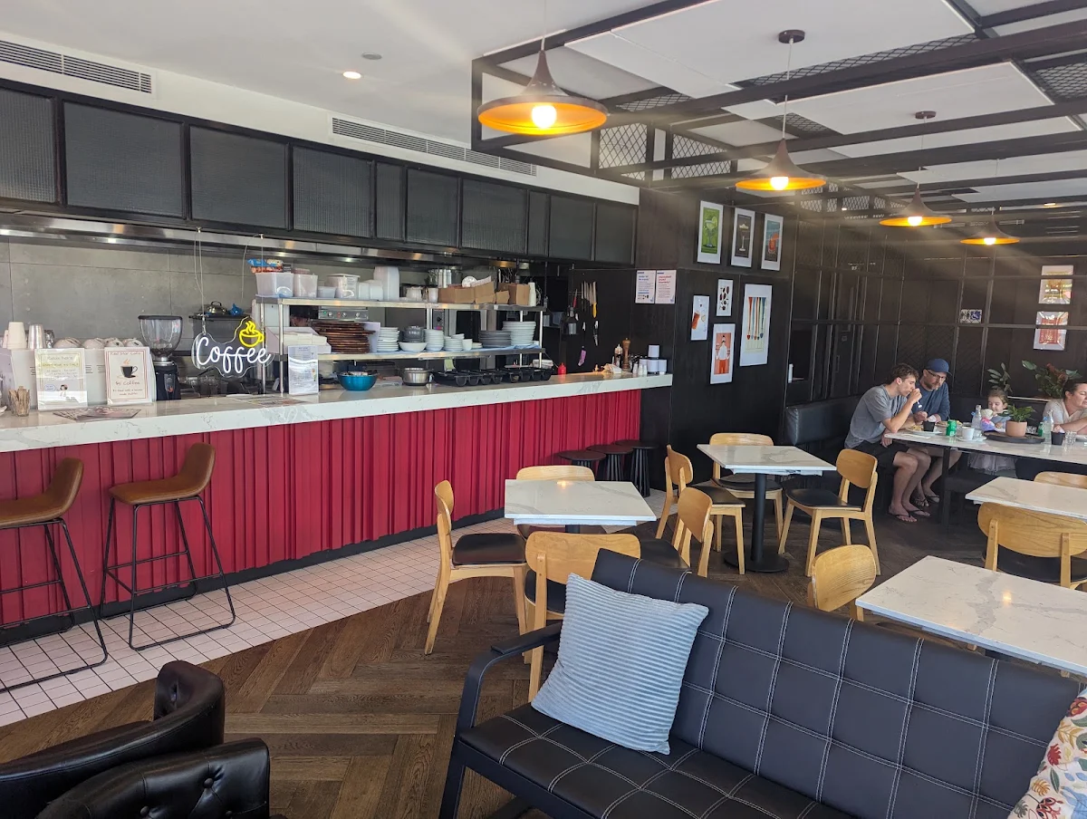 Vibe, Red Star Café and Wine Bar