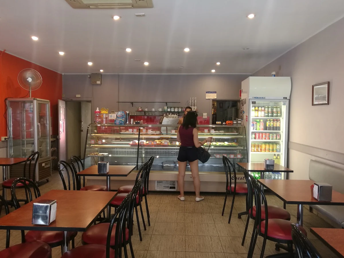 Vibe, Honeymoon Cafe