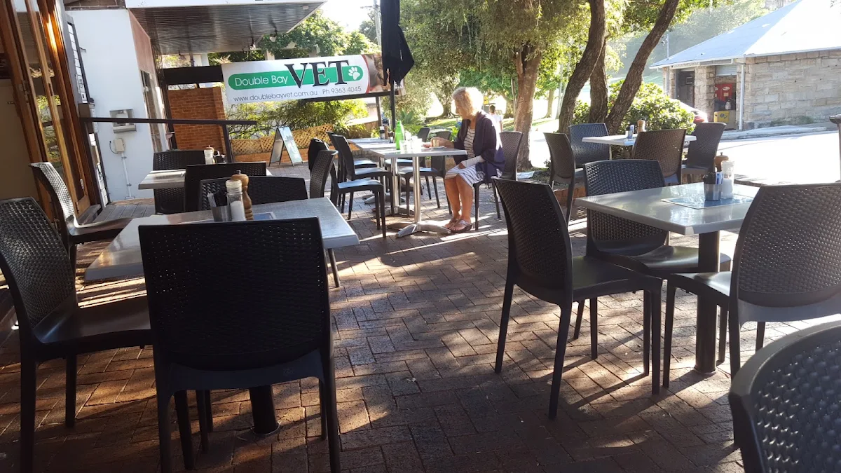 Vibe, Cafe Arno