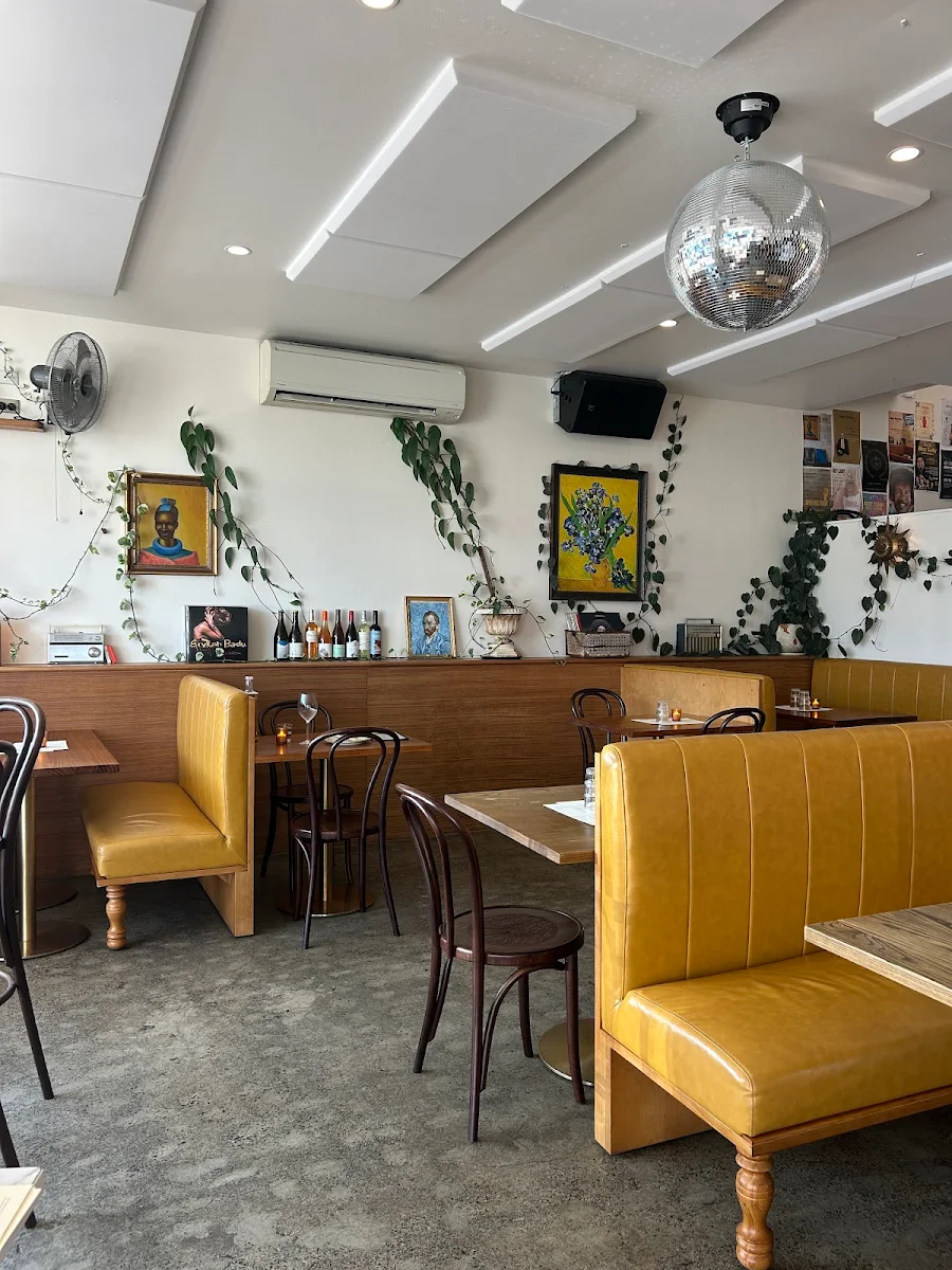 Vibe, Hey Lady Diner