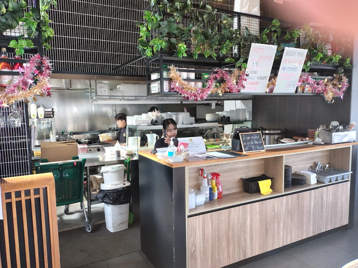 Vibe, Noodle Hut Thai and Noodle
