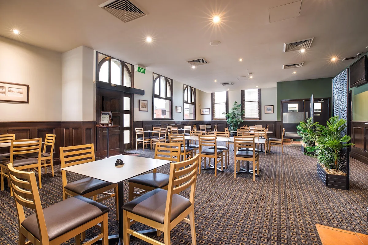 Vibe, Victoria Inn