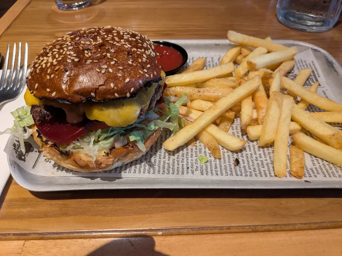 Food & drink, Empire Bar