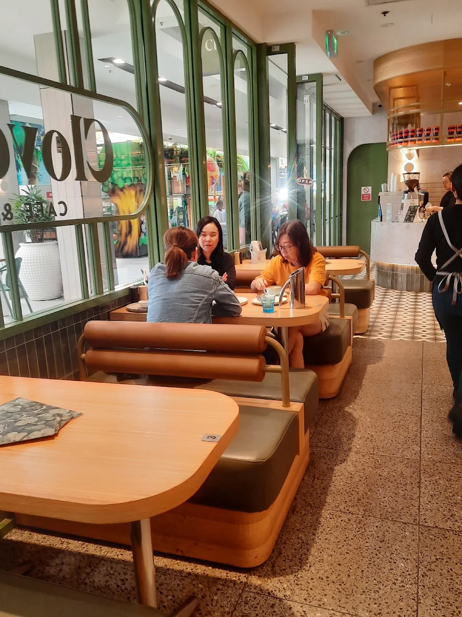 Vibe, Clover Cafe & Co