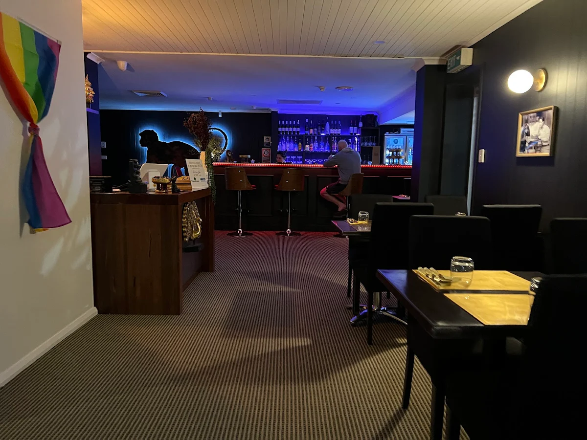Vibe, Ling Ling Thai Dubbo