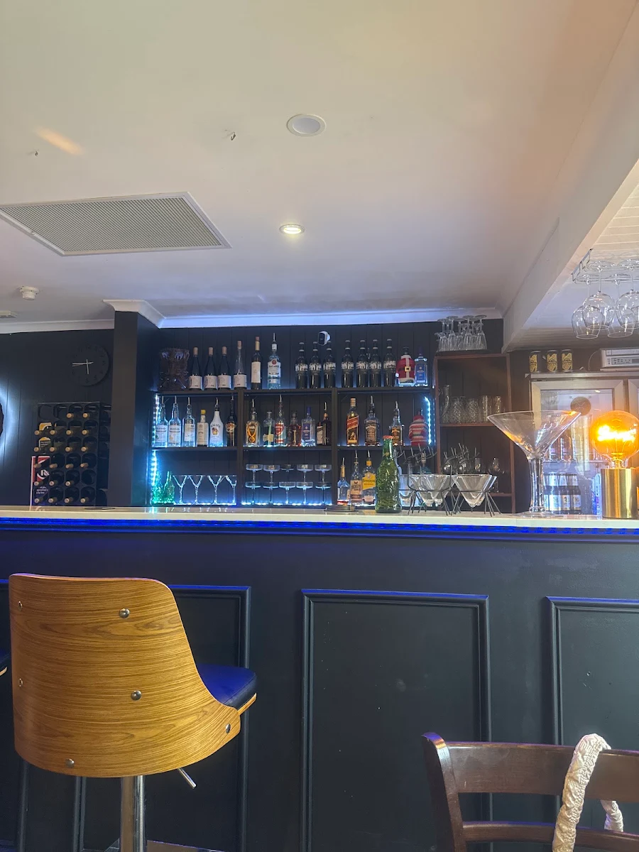 Vibe, Ling Ling Thai Dubbo