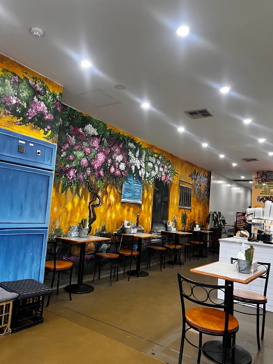 Vibe, Banh Mi 233