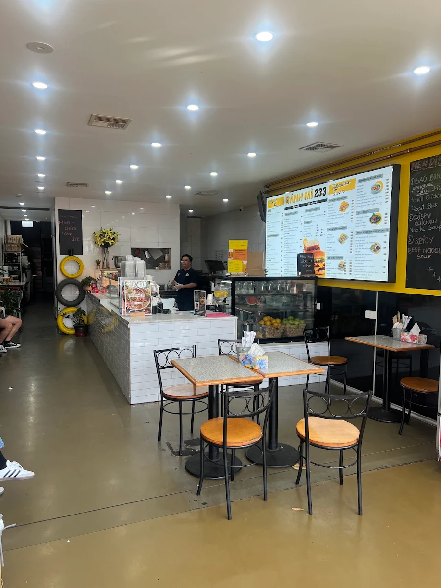 Vibe, Banh Mi 233