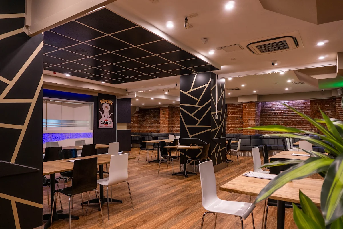 Vibe, Legends Bar