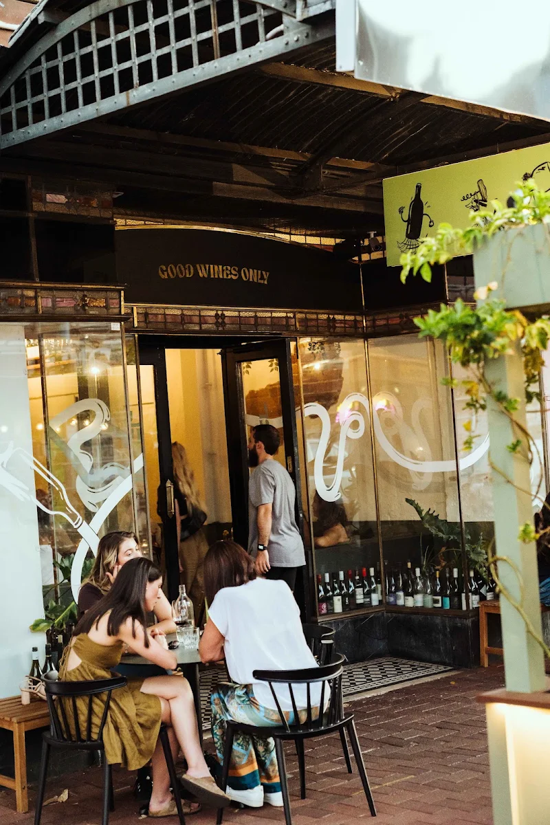 Vibe, Lums Wine Bar