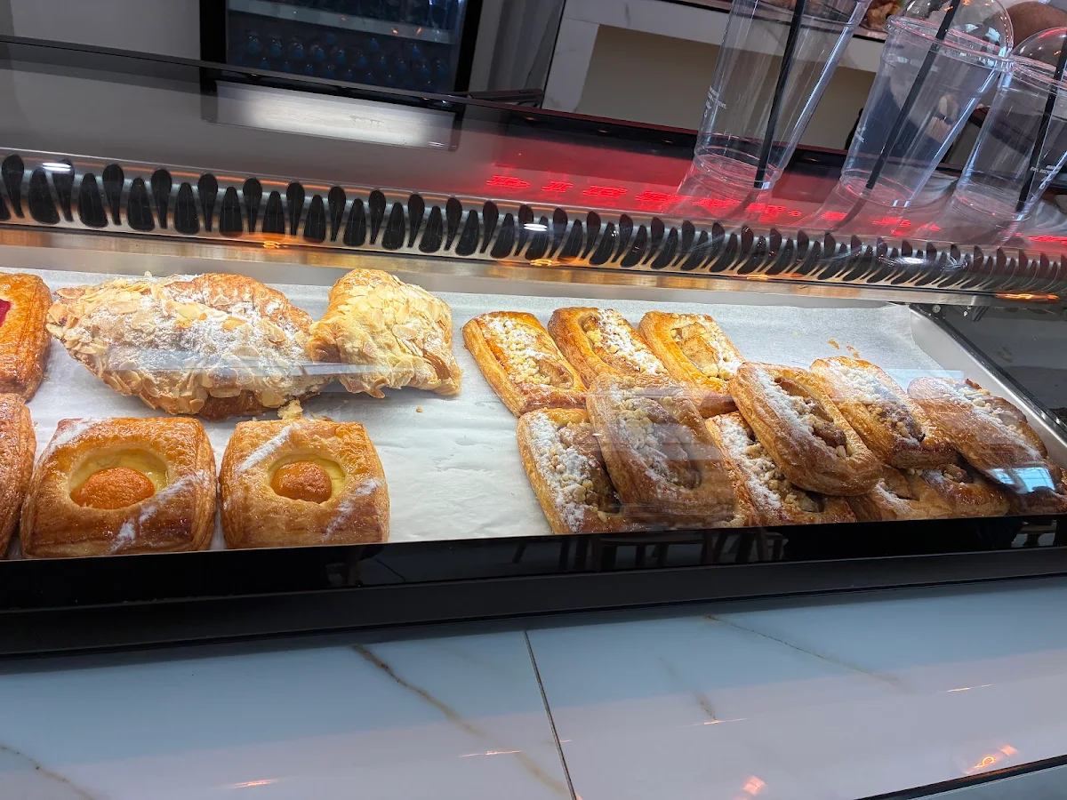 Vibe, Pierre’s Pastry