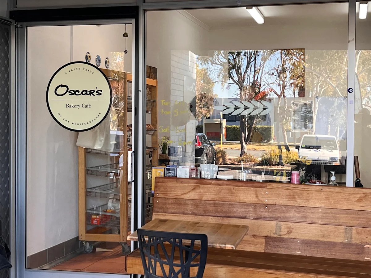 Vibe, Oscar's Bakery Cafe