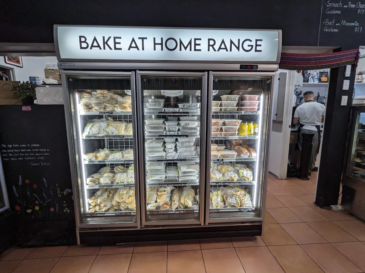 Vibe, Oscar's Bakery Cafe