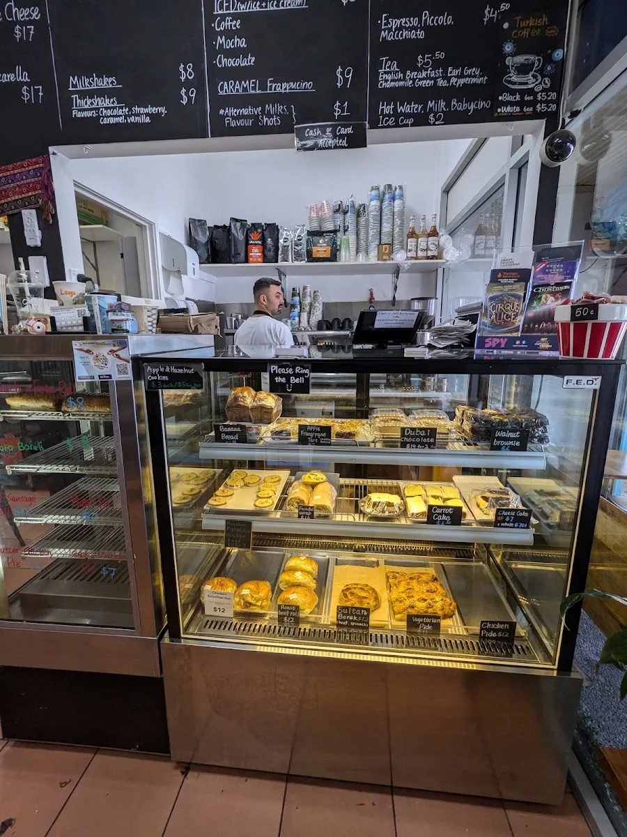Vibe, Oscar's Bakery Cafe