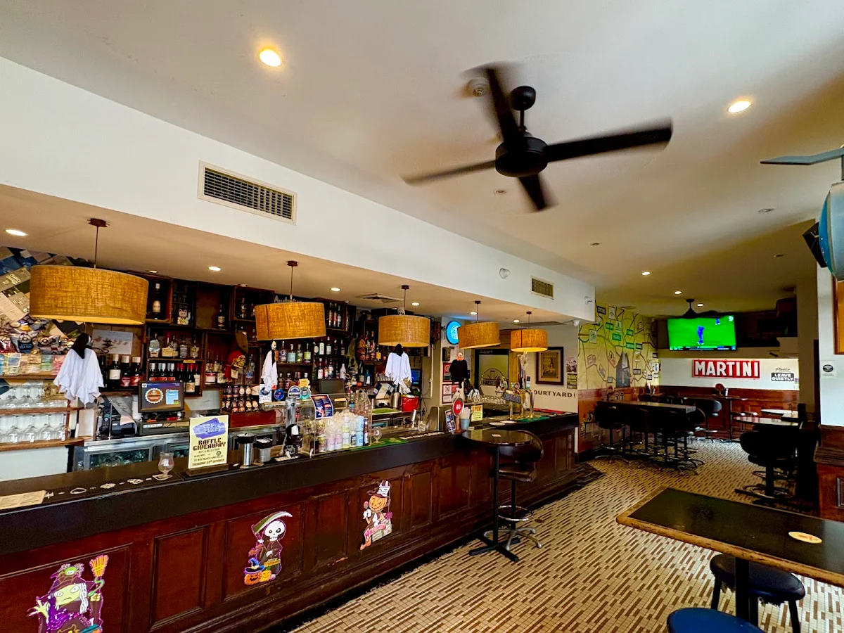 Vibe, Forest Lodge Hotel
