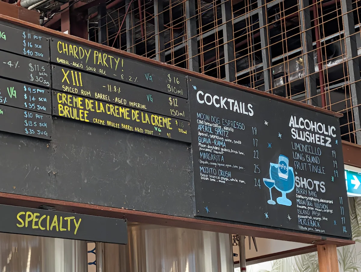 Menu, Moon Dog World
