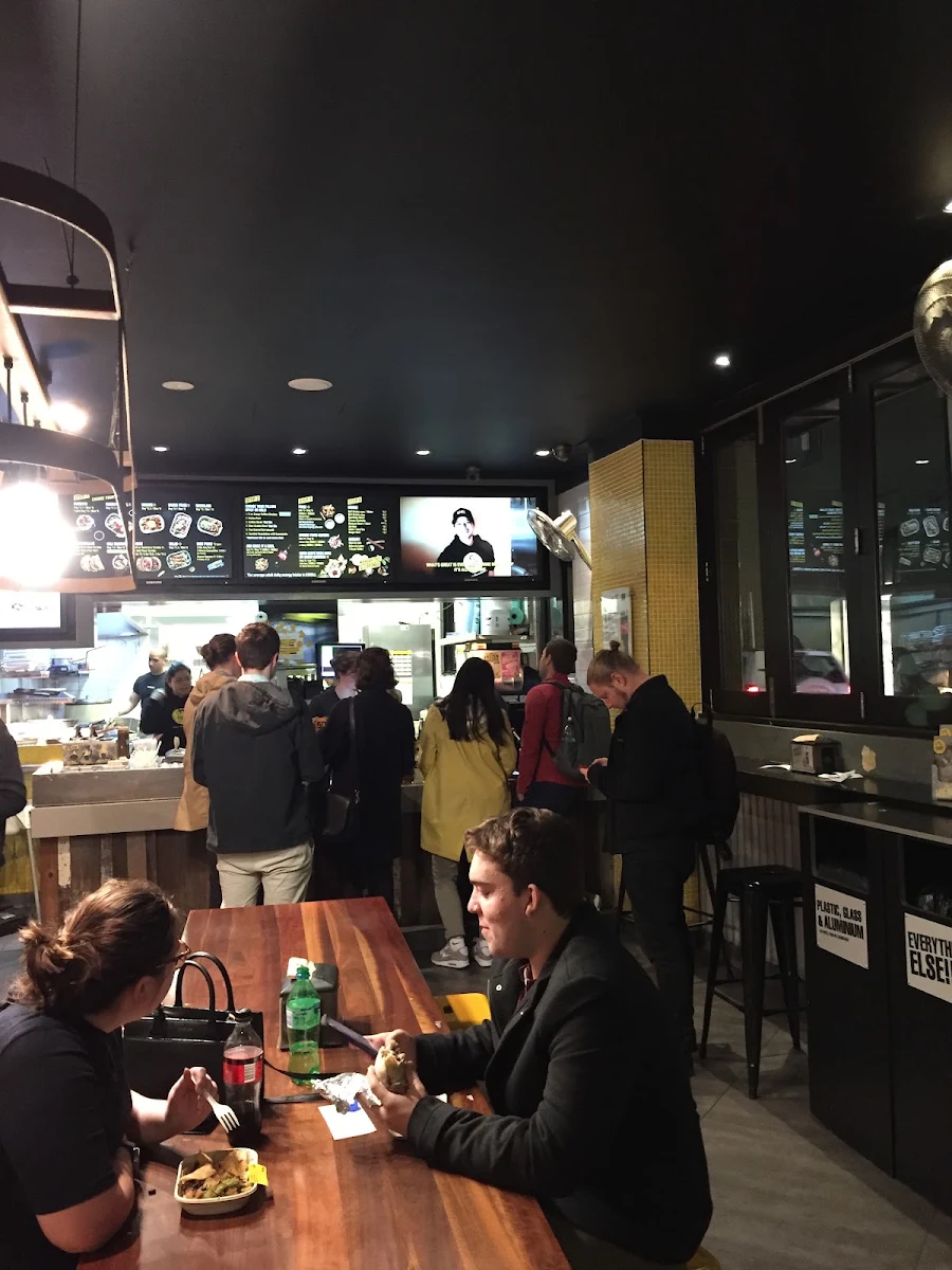 Vibe, Guzman y Gomez - Newtown