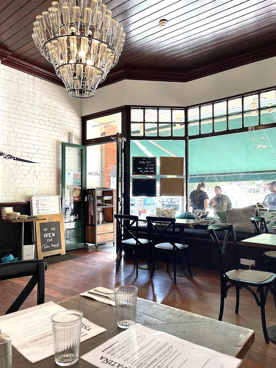 Vibe, Cafe Patina