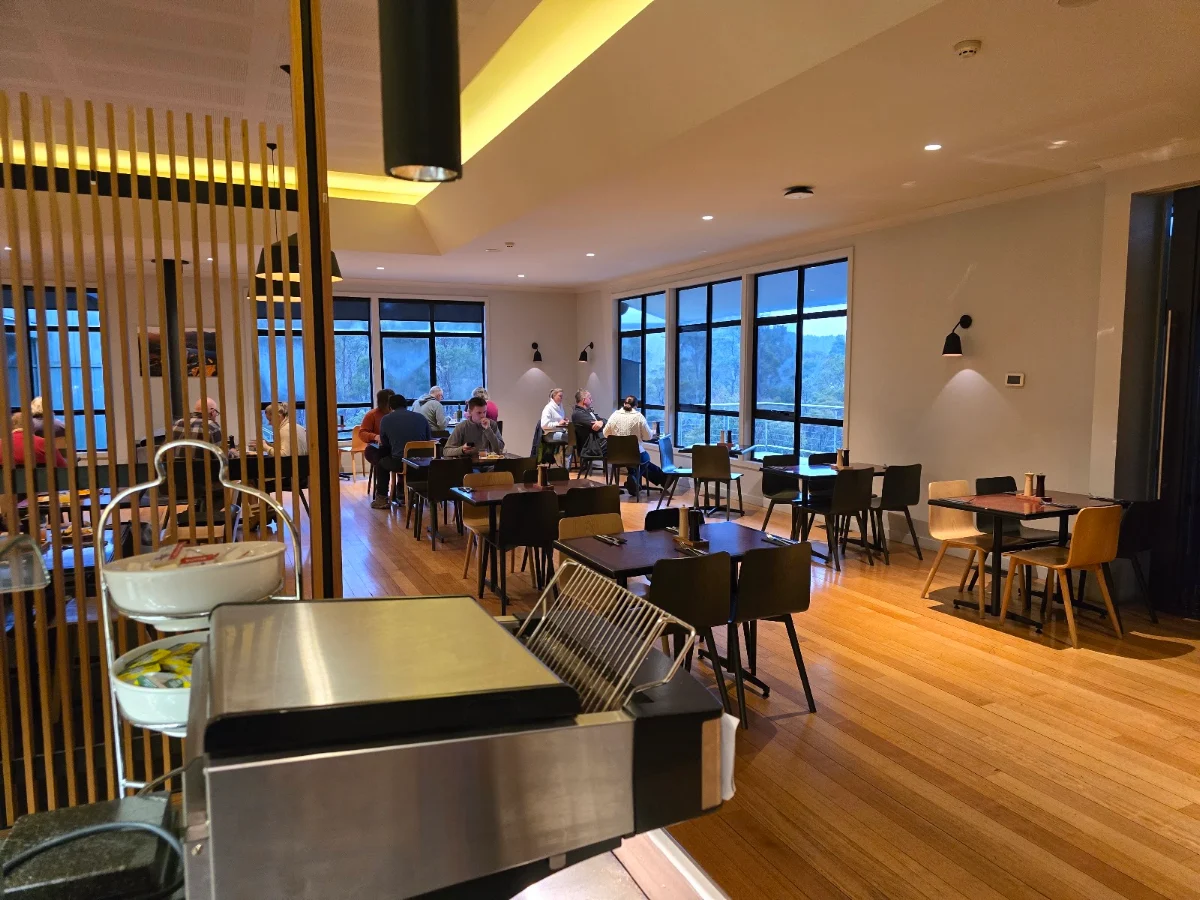 Vibe, Altitude Restaurant + Lounge Bar