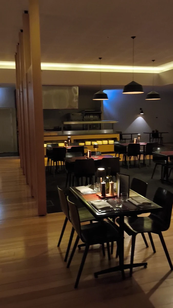 Vibe, Altitude Restaurant + Lounge Bar