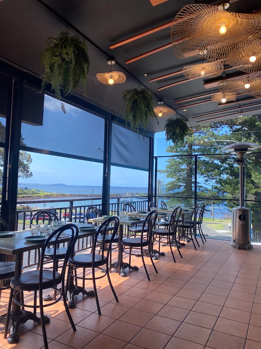 Vibe, Harbour Thai Restaurant