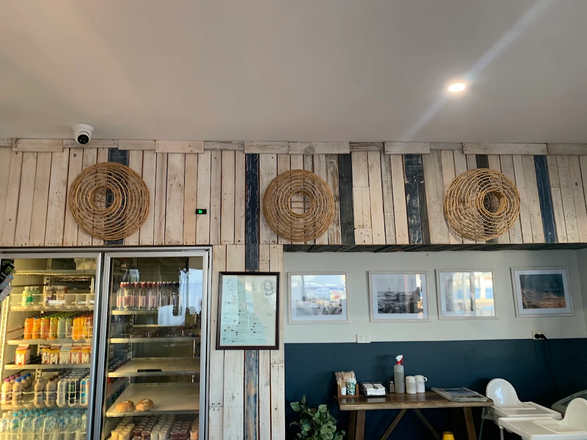 Vibe, Barnacles on the Wharf