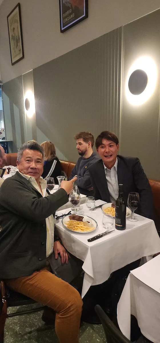 Vibe, Normandy Wine & Grill