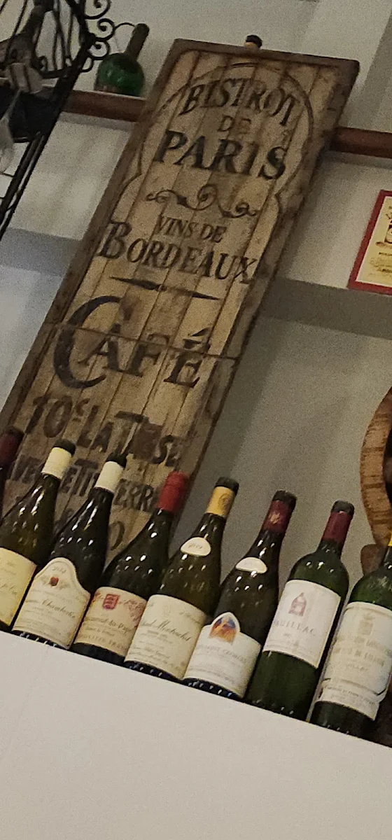 Vibe, Normandy Wine & Grill