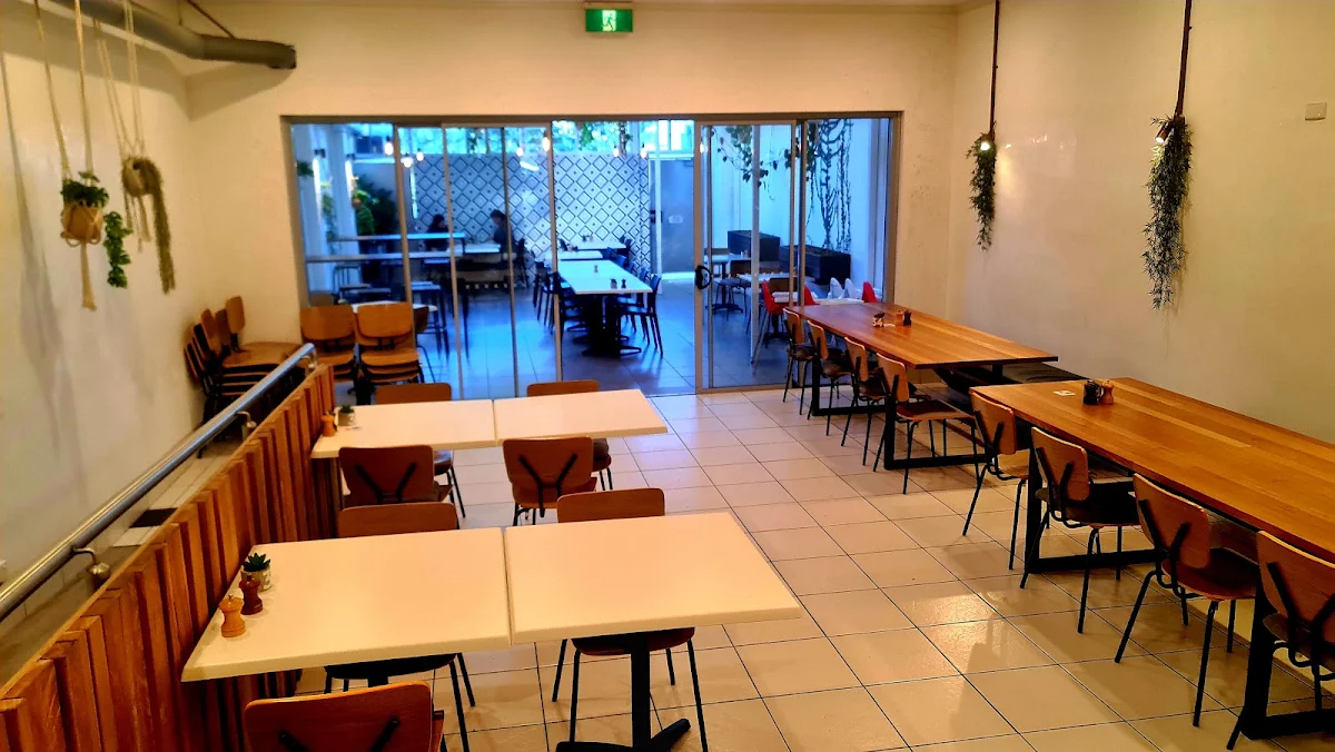 Vibe, Urban Espresso Lounge