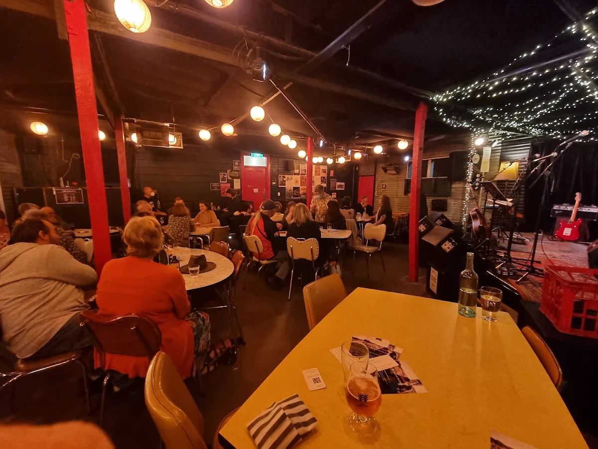 Vibe, Wheatsheaf Hotel