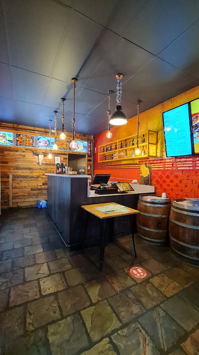 Vibe, Butler's Smokehouse