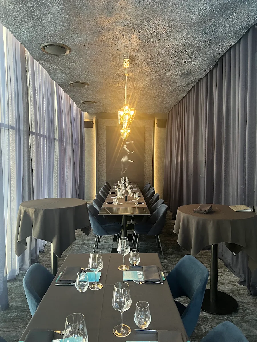 Vibe, Blowfish Seafood ★ Steak ★ Bar