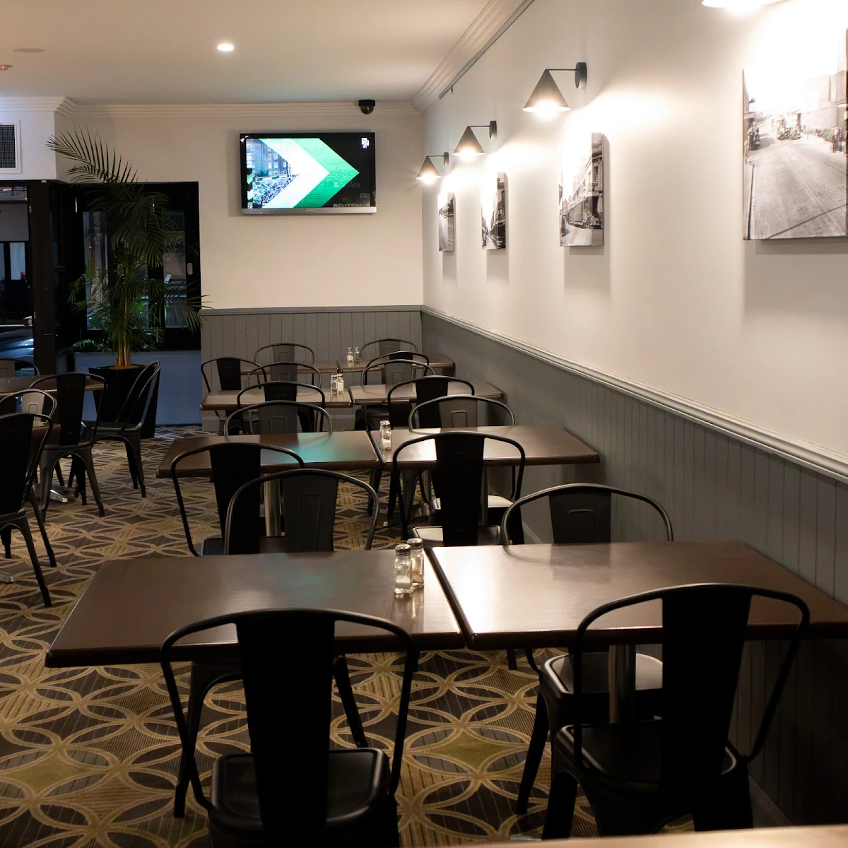 Vibe, Mayfield Hotel