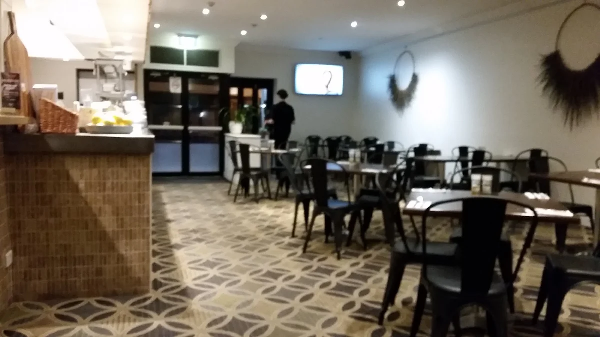 Vibe, Mayfield Hotel