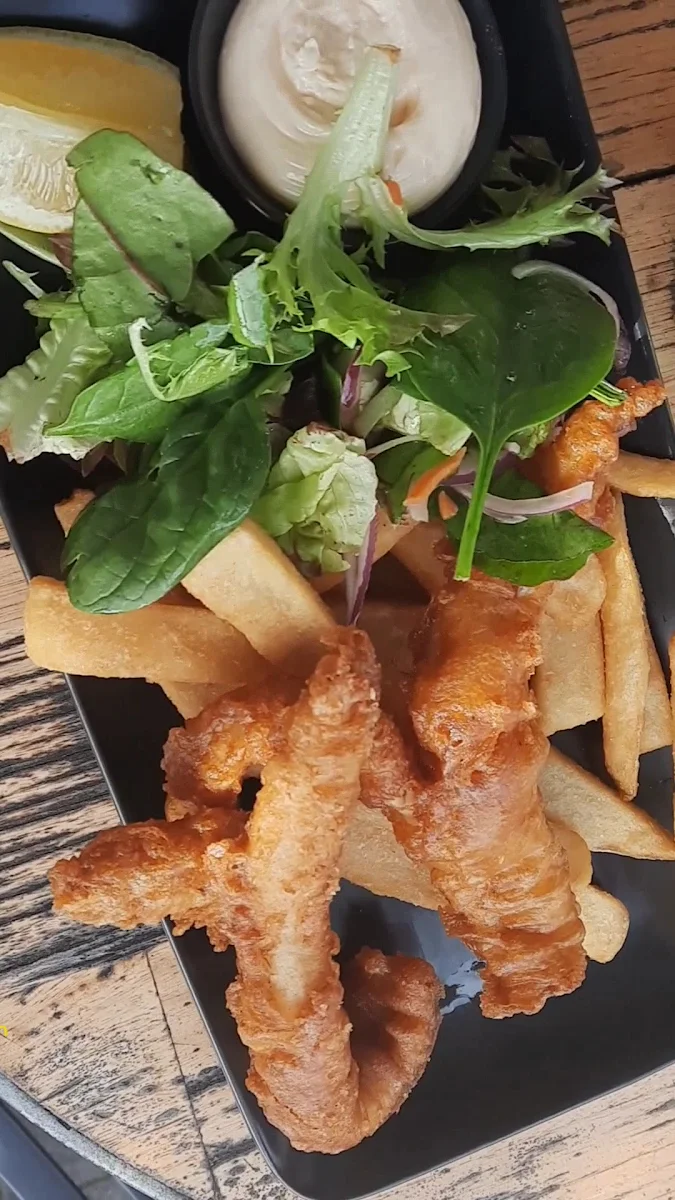 Food & drink, The Sporting Globe x 4 Pines - King Street Wharf