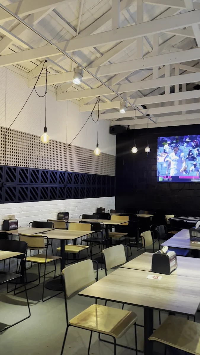 Vibe, 4 Mates Bar & Grill - Mt Lawley