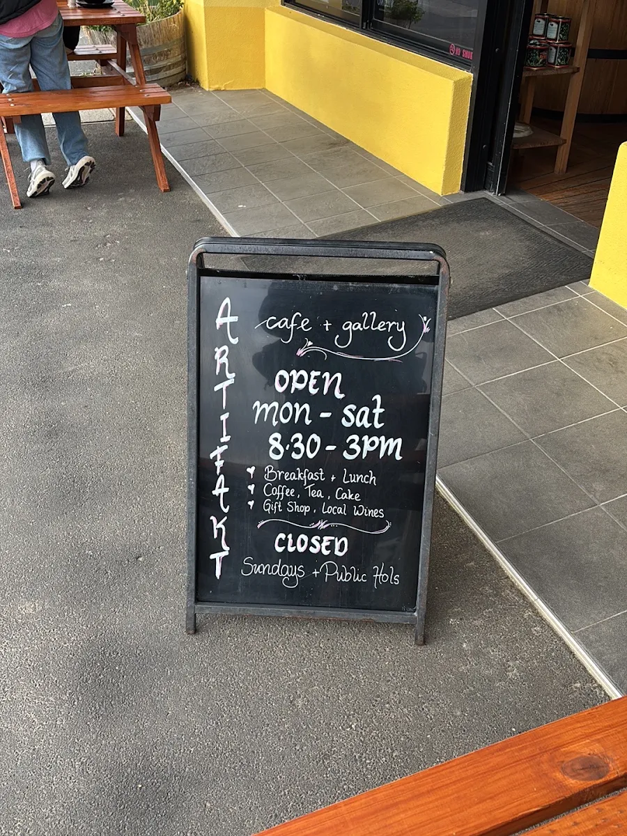 Menu, Artifakt Gallery & Cafe