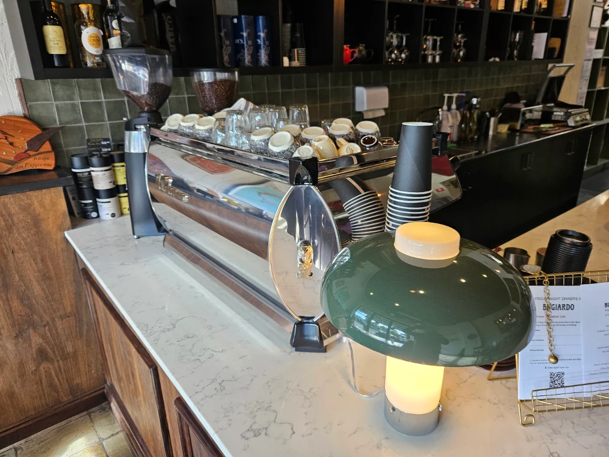 Vibe, Bugiardo Espresso Bar & Osteria