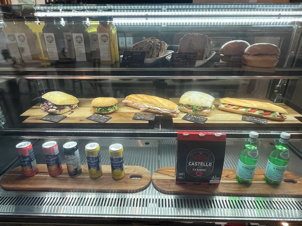 Vibe, Bugiardo Espresso Bar & Osteria