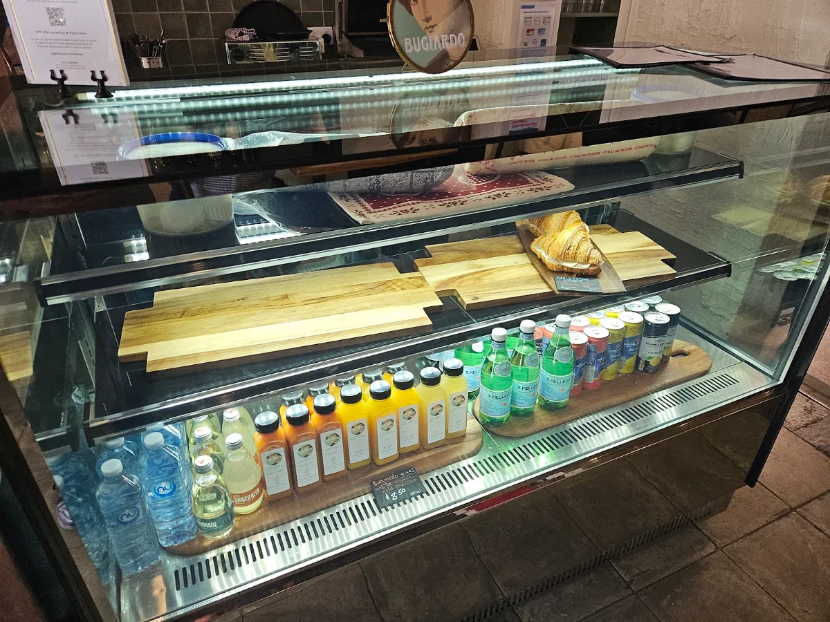 Vibe, Bugiardo Espresso Bar & Osteria