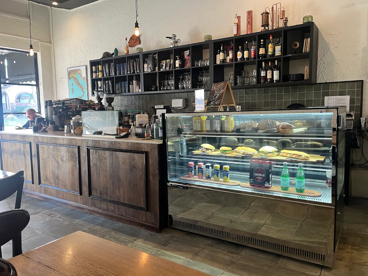Vibe, Bugiardo Espresso Bar & Osteria