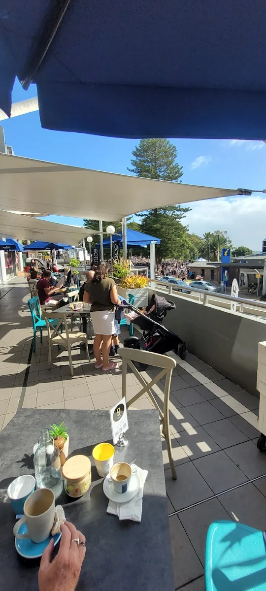 Vibe, NICE CAFE NELSON BAY