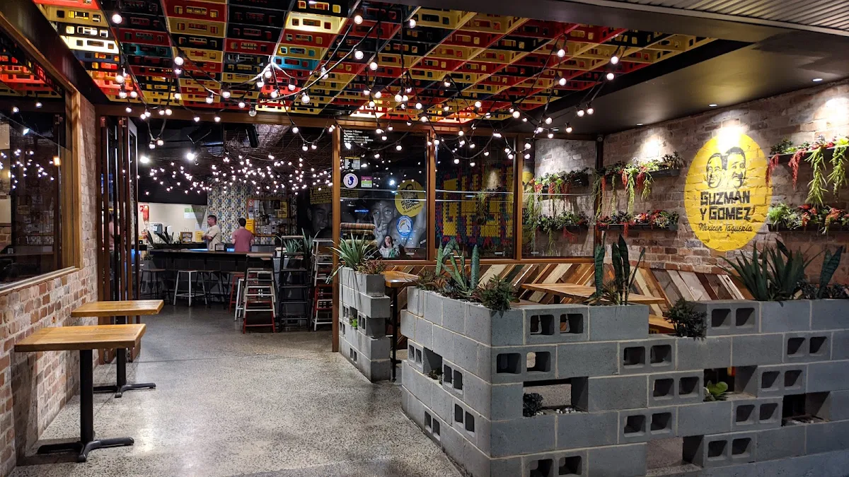 Vibe, Guzman y Gomez - Fountain Plaza